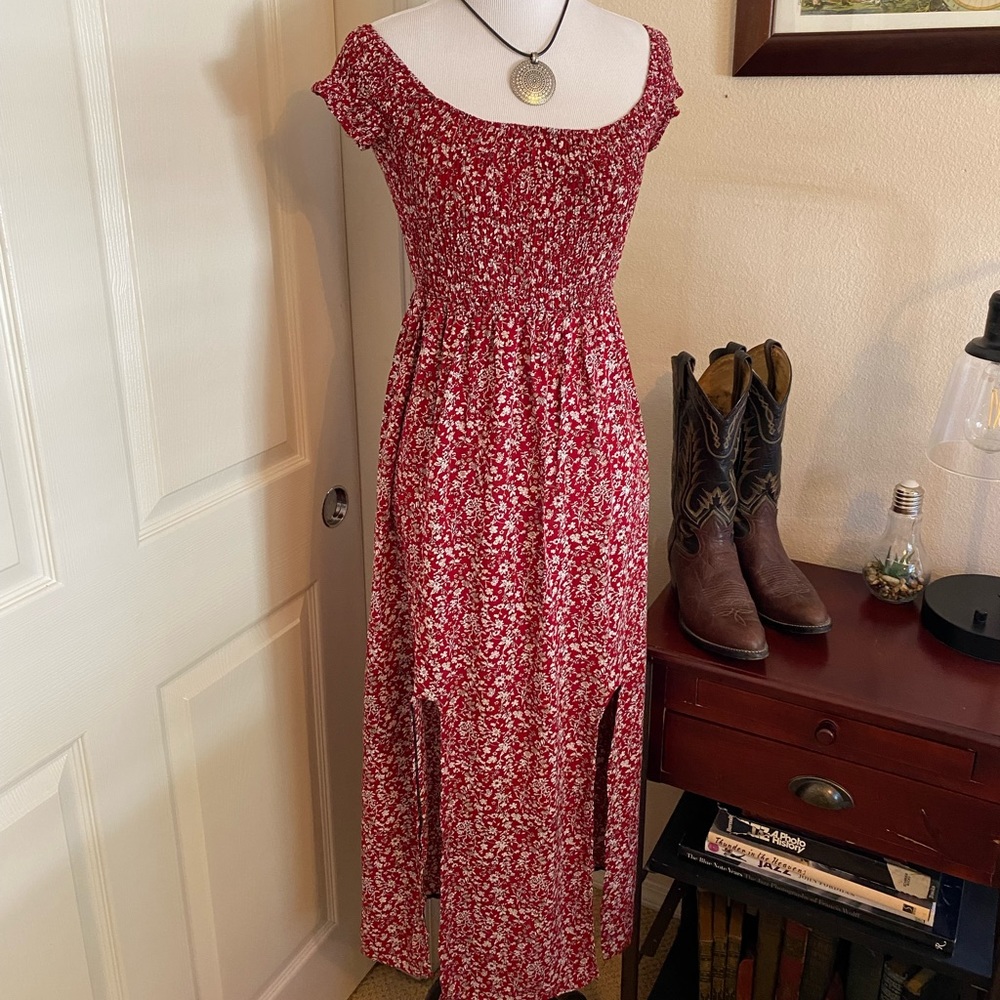 Red and white maxi, medium